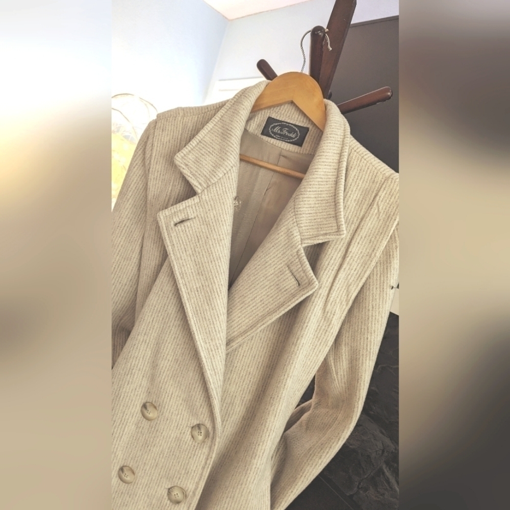 Vintage Ms. Freddi Wool Long Winter Coat . - Picture 3 of 16